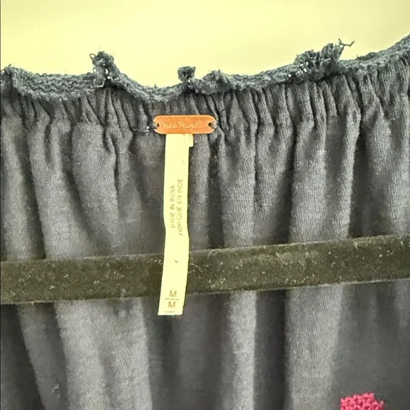 Free People Embroidered Navy and Pink Women's Top Size Medium - Picture 4 of 6